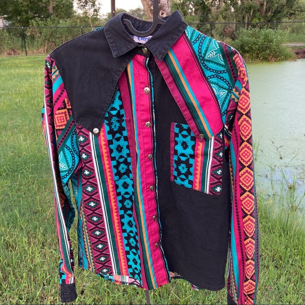 90’s Vintage Button Down Country Cowgirl Pattern Shirt S